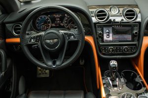 BENTLEY-BENTEYGA-1