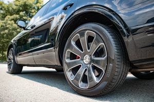 BENTLEY-BENTEYGA-12