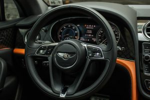 BENTLEY-BENTEYGA-2