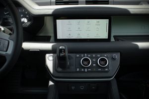 Land-rover-defender-3