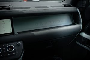Land-rover-defender-4