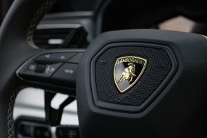lamborghini-urus-12